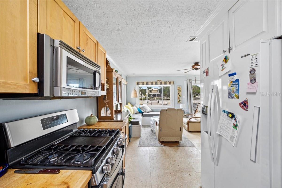 DAVIS SHORES - Residential