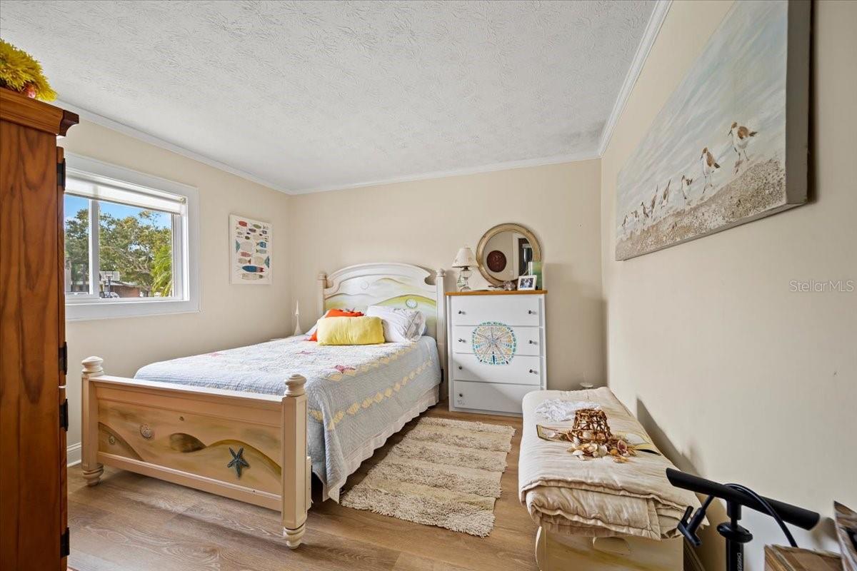 DAVIS SHORES - Residential