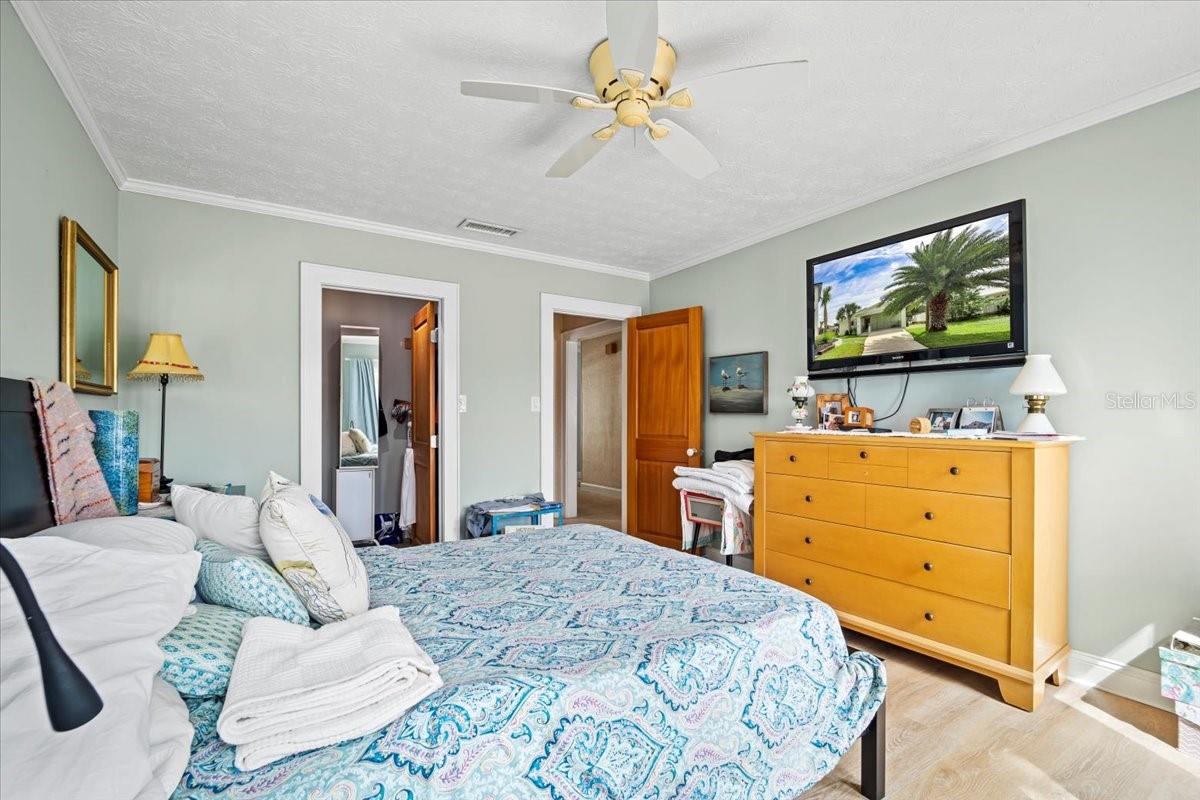 DAVIS SHORES - Residential