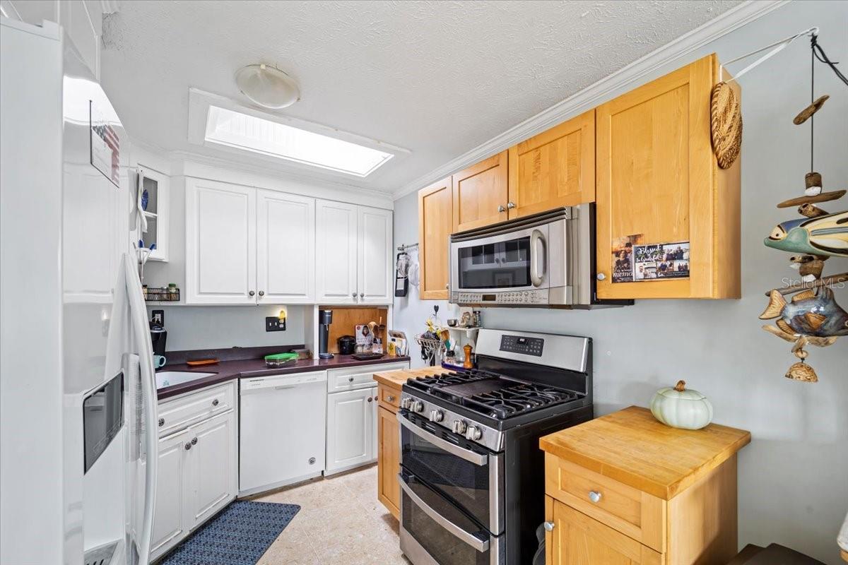 DAVIS SHORES - Residential