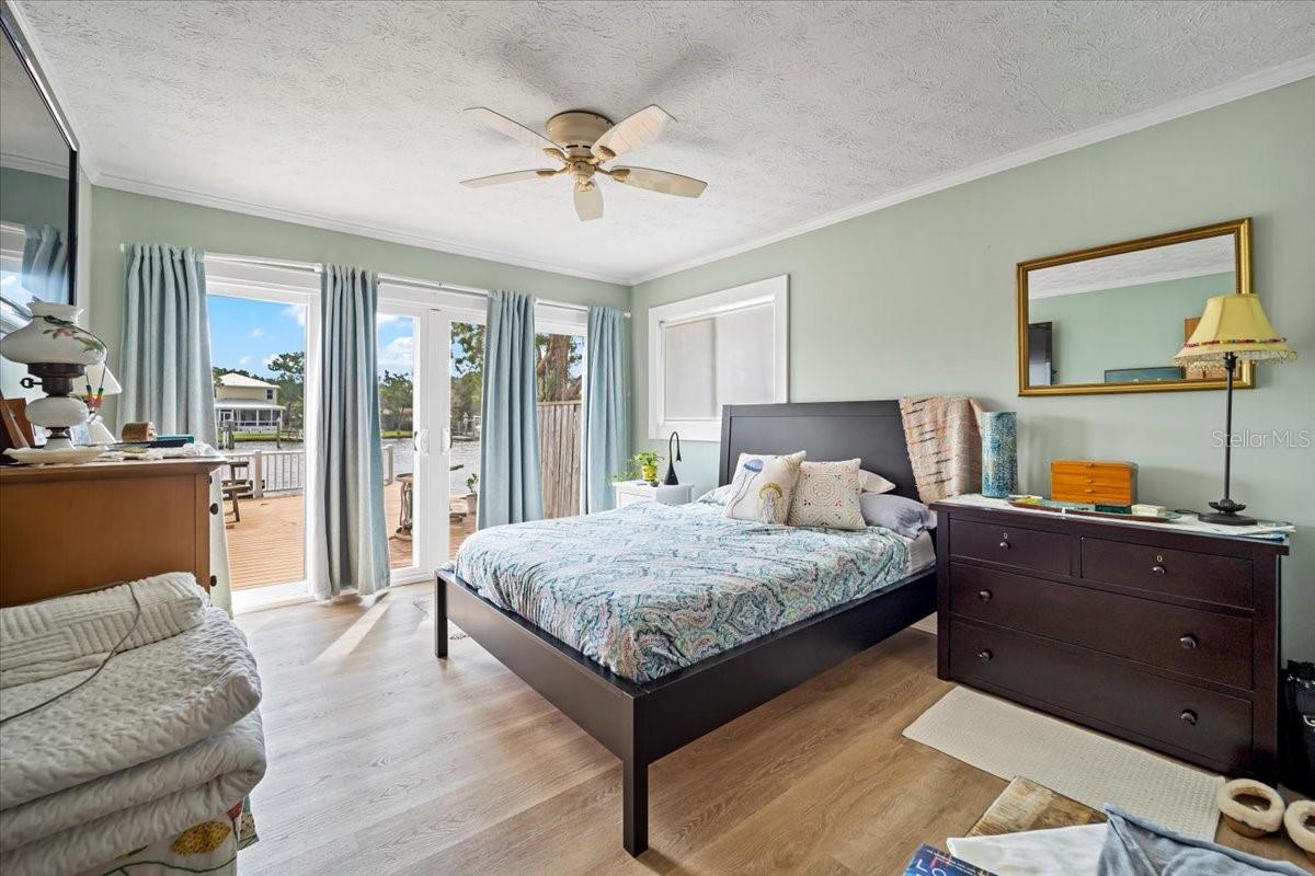 DAVIS SHORES - Residential