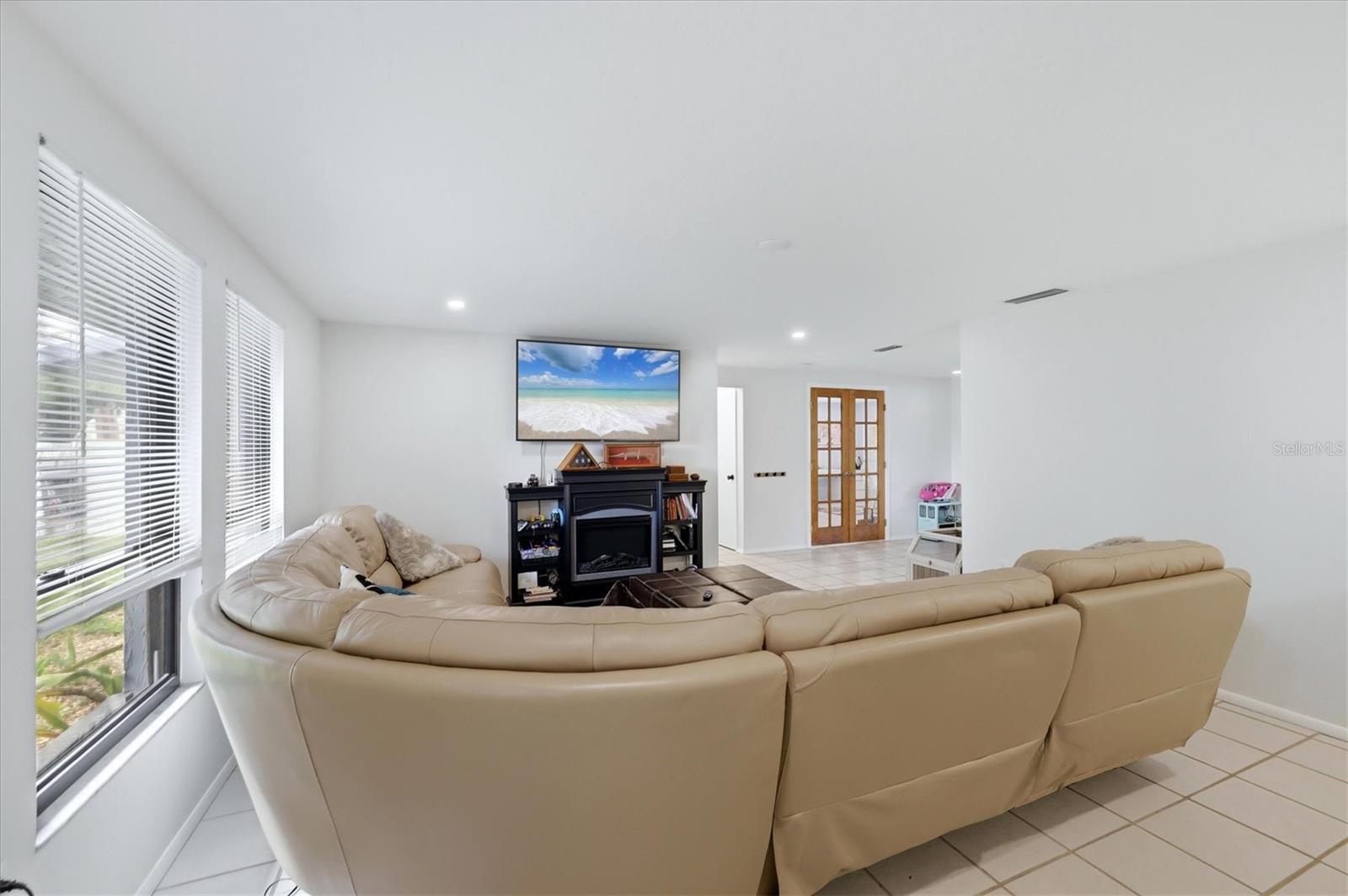 DE SOTO LAKES - Residential