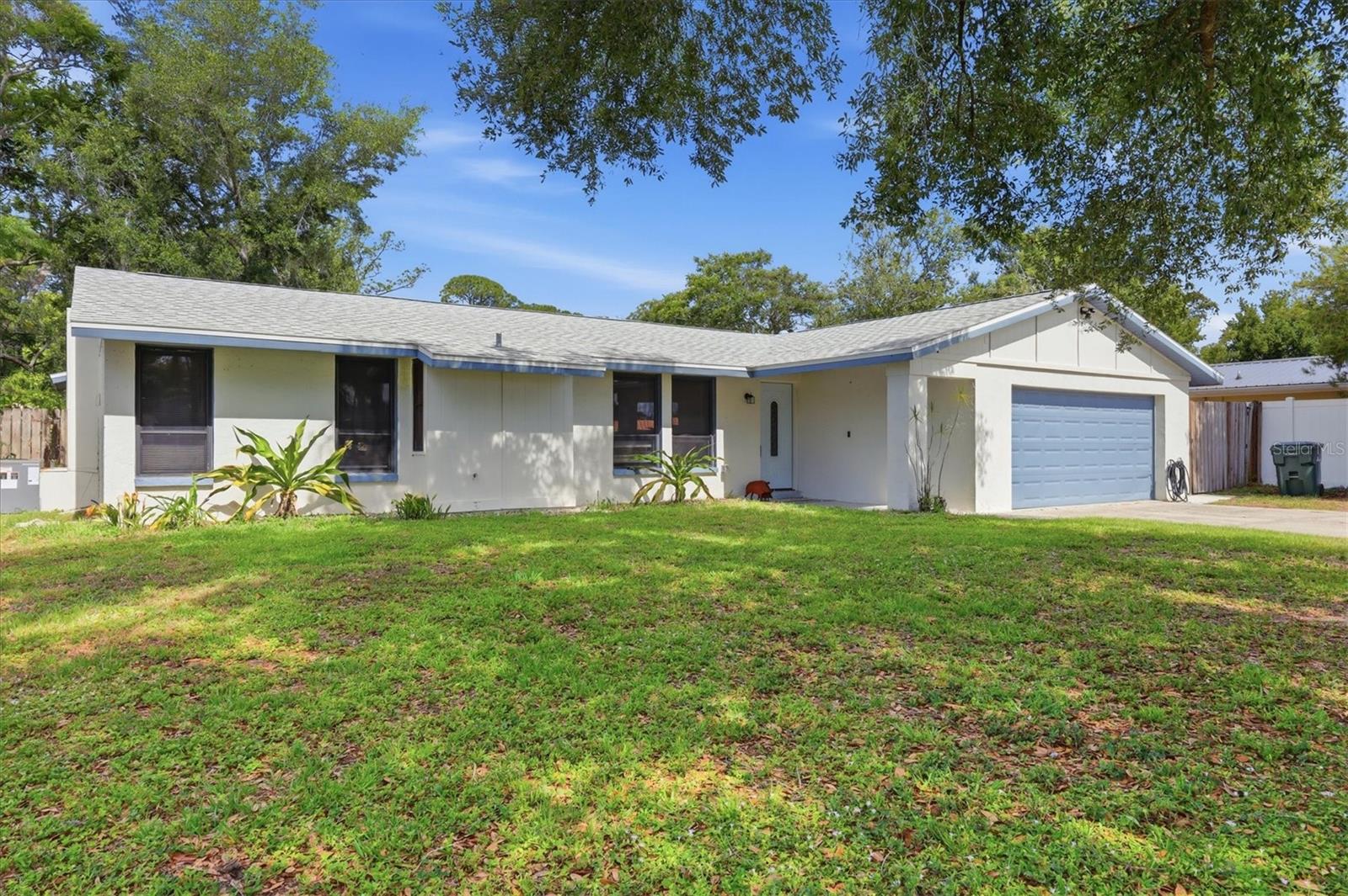 DE SOTO LAKES - Residential