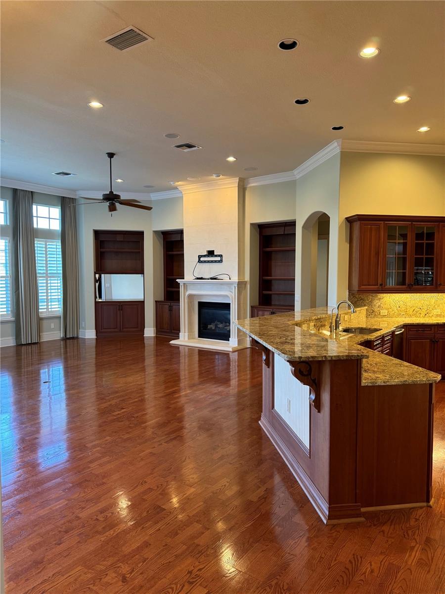 KEENES POINTE UNIT 1 - Residential