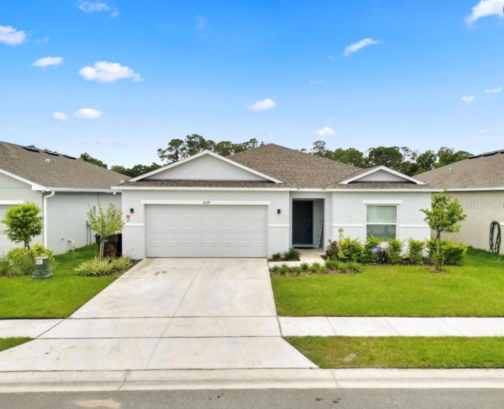 2039 ROSEWOOD CIRCLE