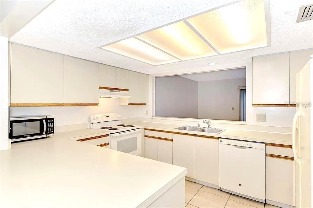 SUNRIDGE 2 - Residential Lease