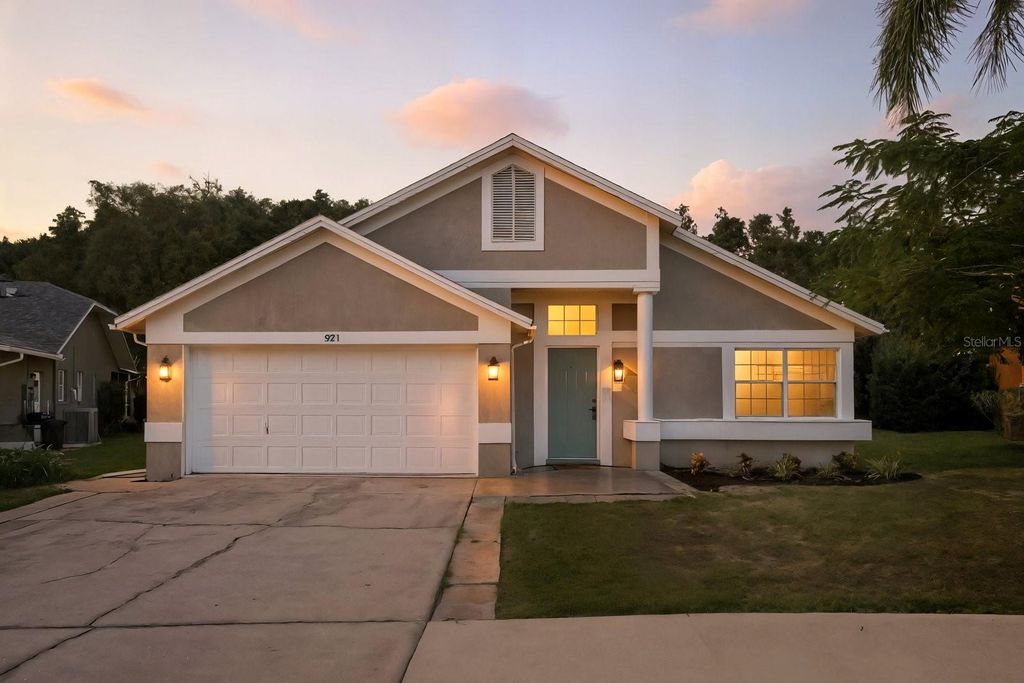 Photo of 921 Linn Harbor Court, Tarpon Springs, FL 34689 (MLS # TB8428564)