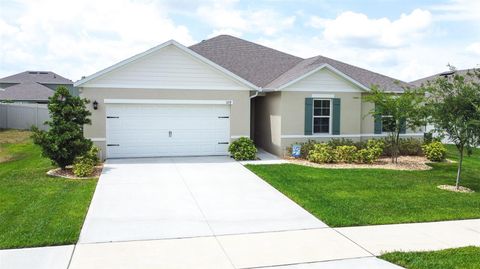 A home in AUBURNDALE