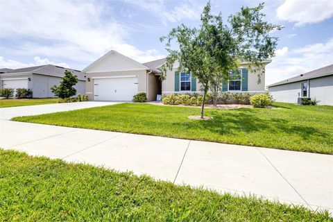 A home in AUBURNDALE