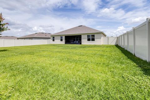 A home in AUBURNDALE