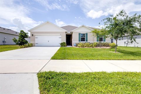 A home in AUBURNDALE