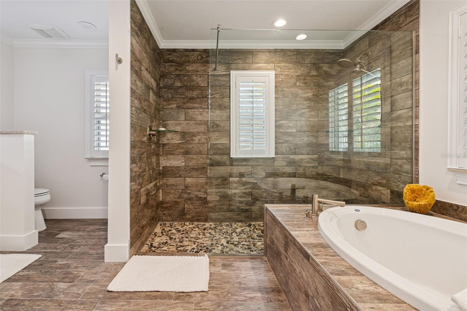 SHORE ACRES RESUBDIVIDED - Residential