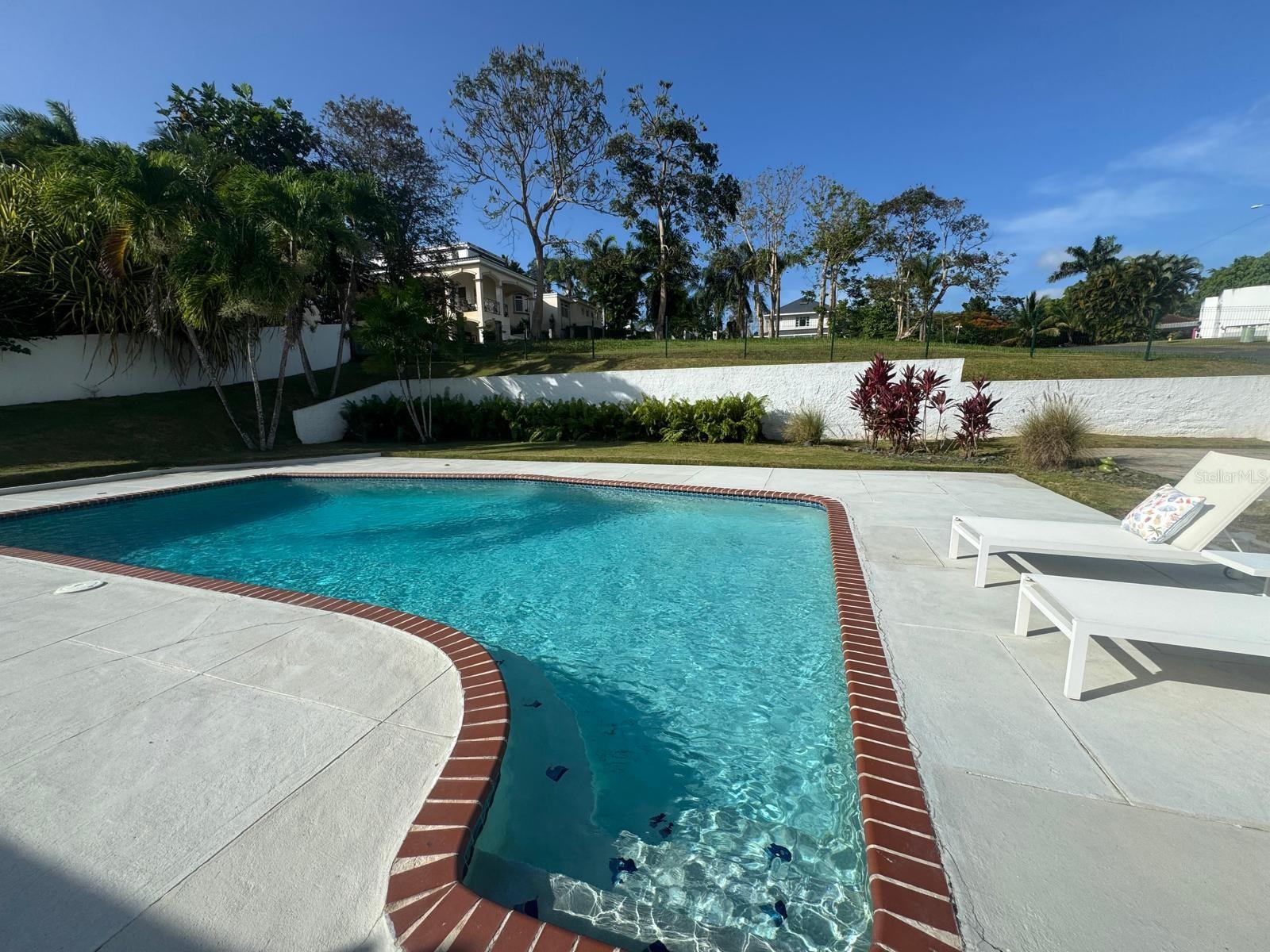 VALLE ESCONDIDO ESTATES - Residential