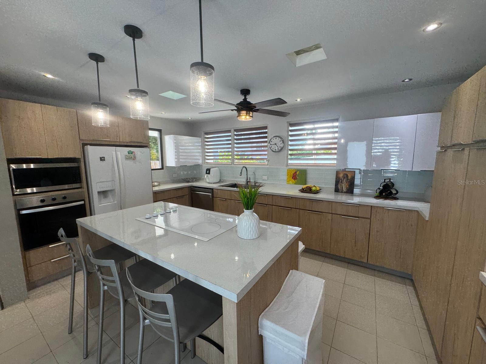 VALLE ESCONDIDO ESTATES - Residential