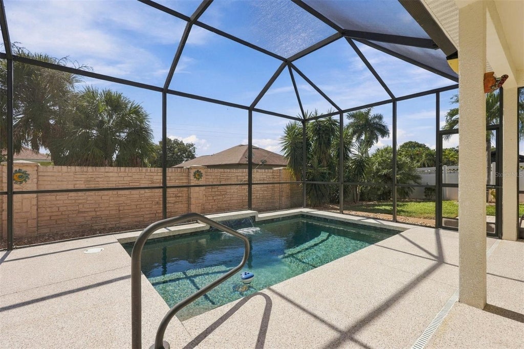 Photo of 318 65th Avenue E, Bradenton, FL 34203 (MLS # A4709935)