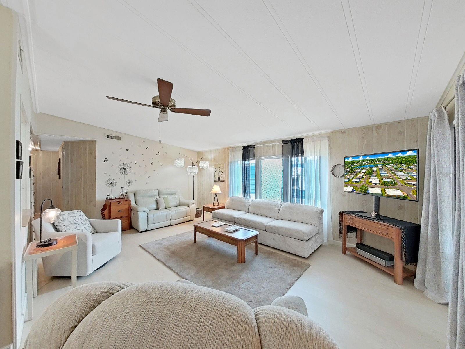 FOXWOOD LAKE ESTATES PH 01 - Residential