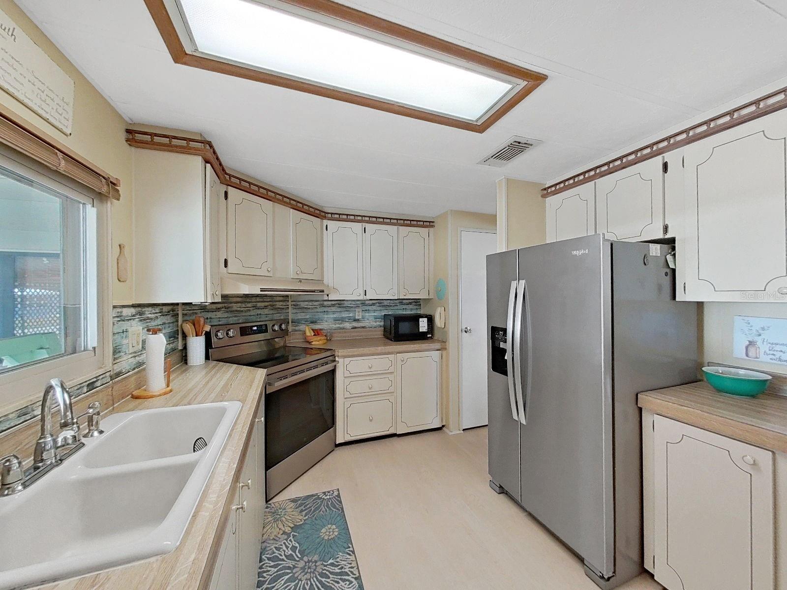 FOXWOOD LAKE ESTATES PH 01 - Residential