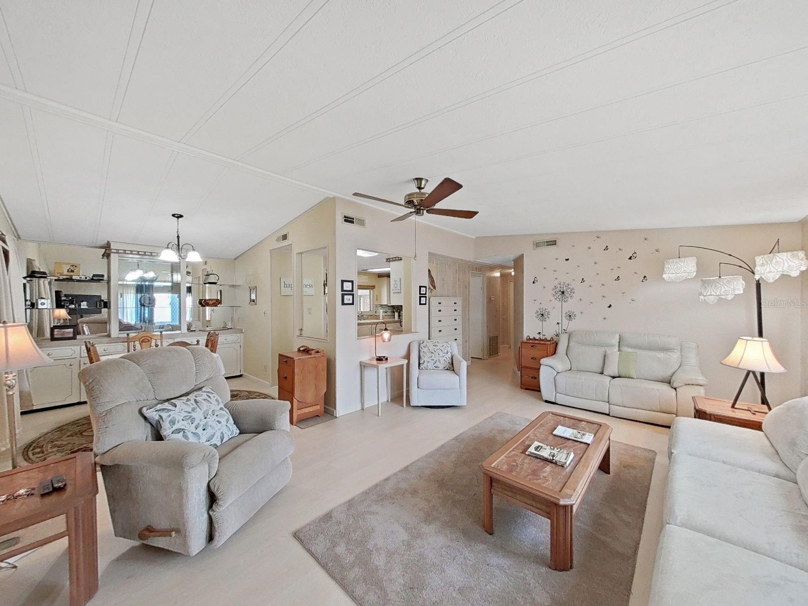 FOXWOOD LAKE ESTATES PH 01 - Residential