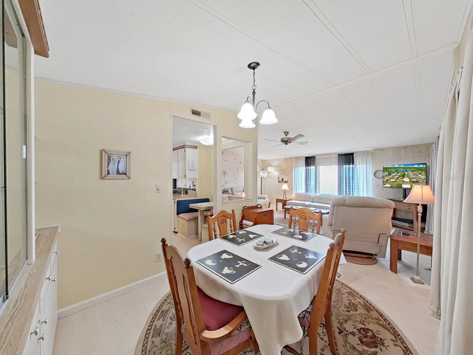 FOXWOOD LAKE ESTATES PH 01 - Residential