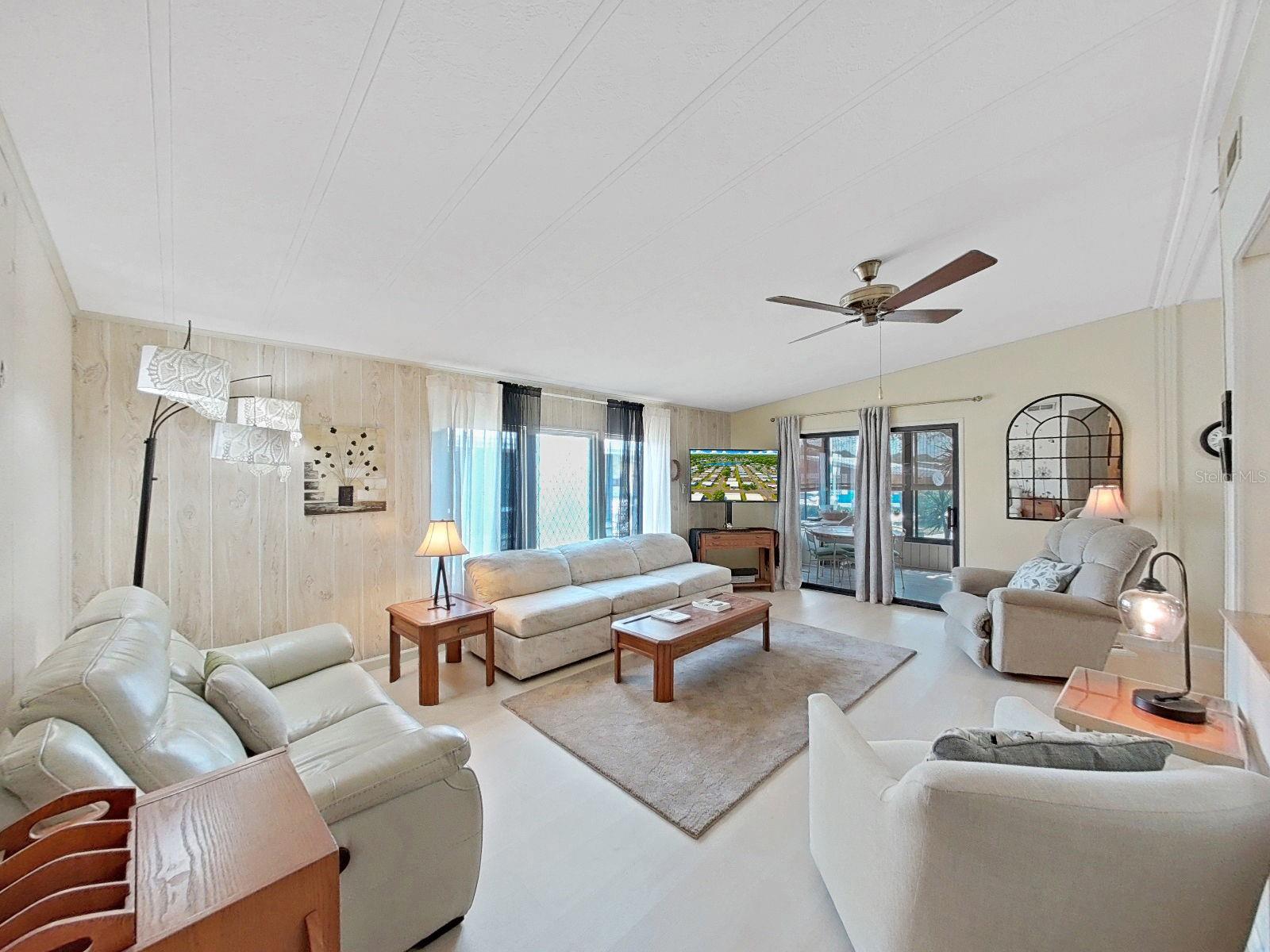 FOXWOOD LAKE ESTATES PH 01 - Residential