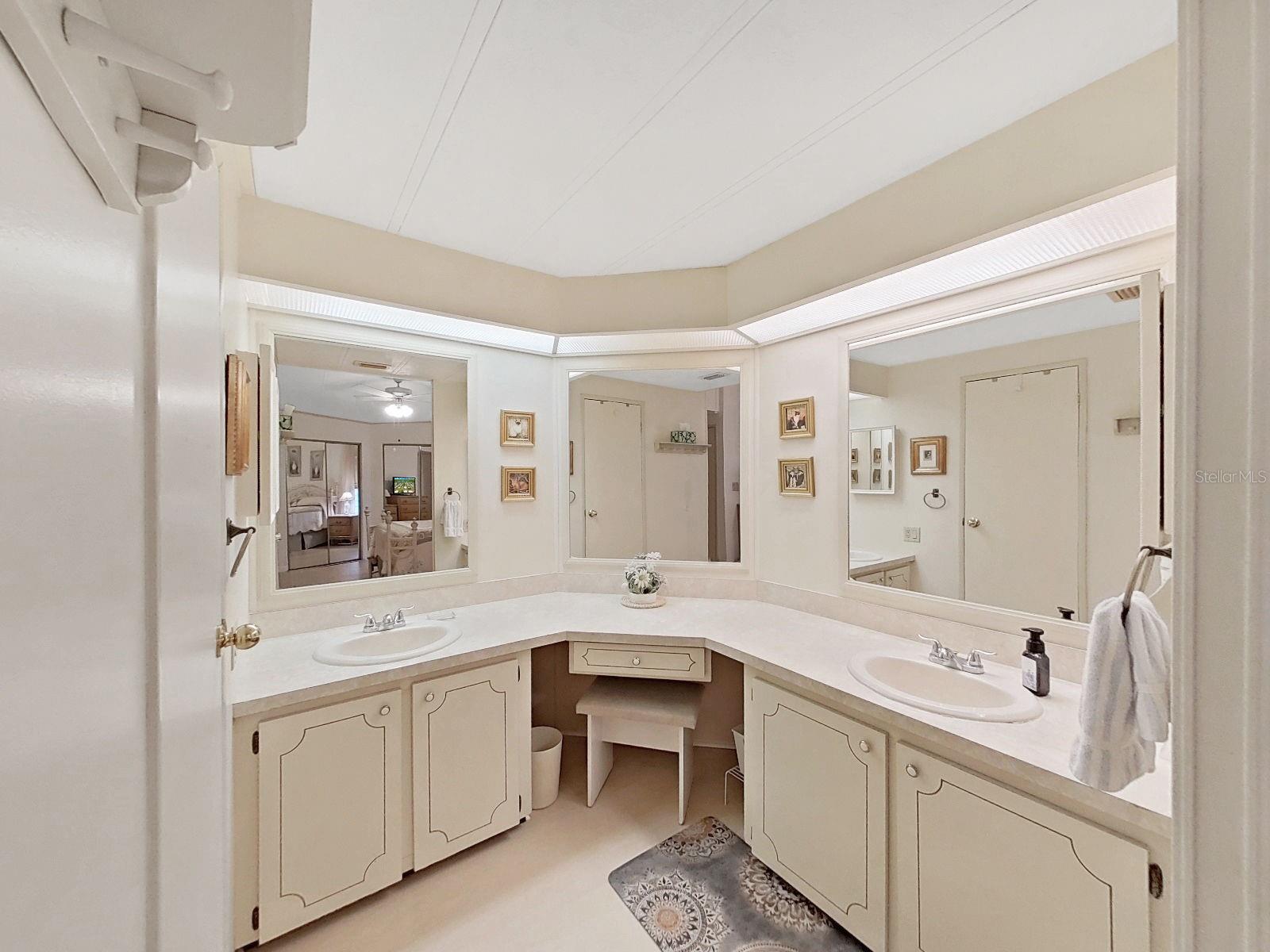 FOXWOOD LAKE ESTATES PH 01 - Residential