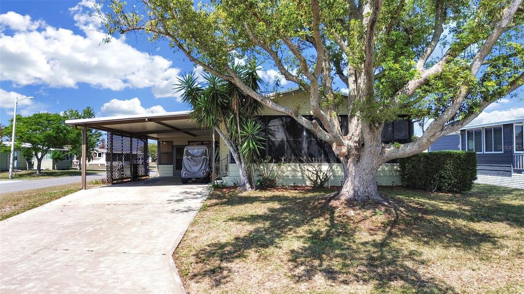 Photo of 5091 Lodgewood Dr, Lakeland, FL 33810 (MLS # P4938574)