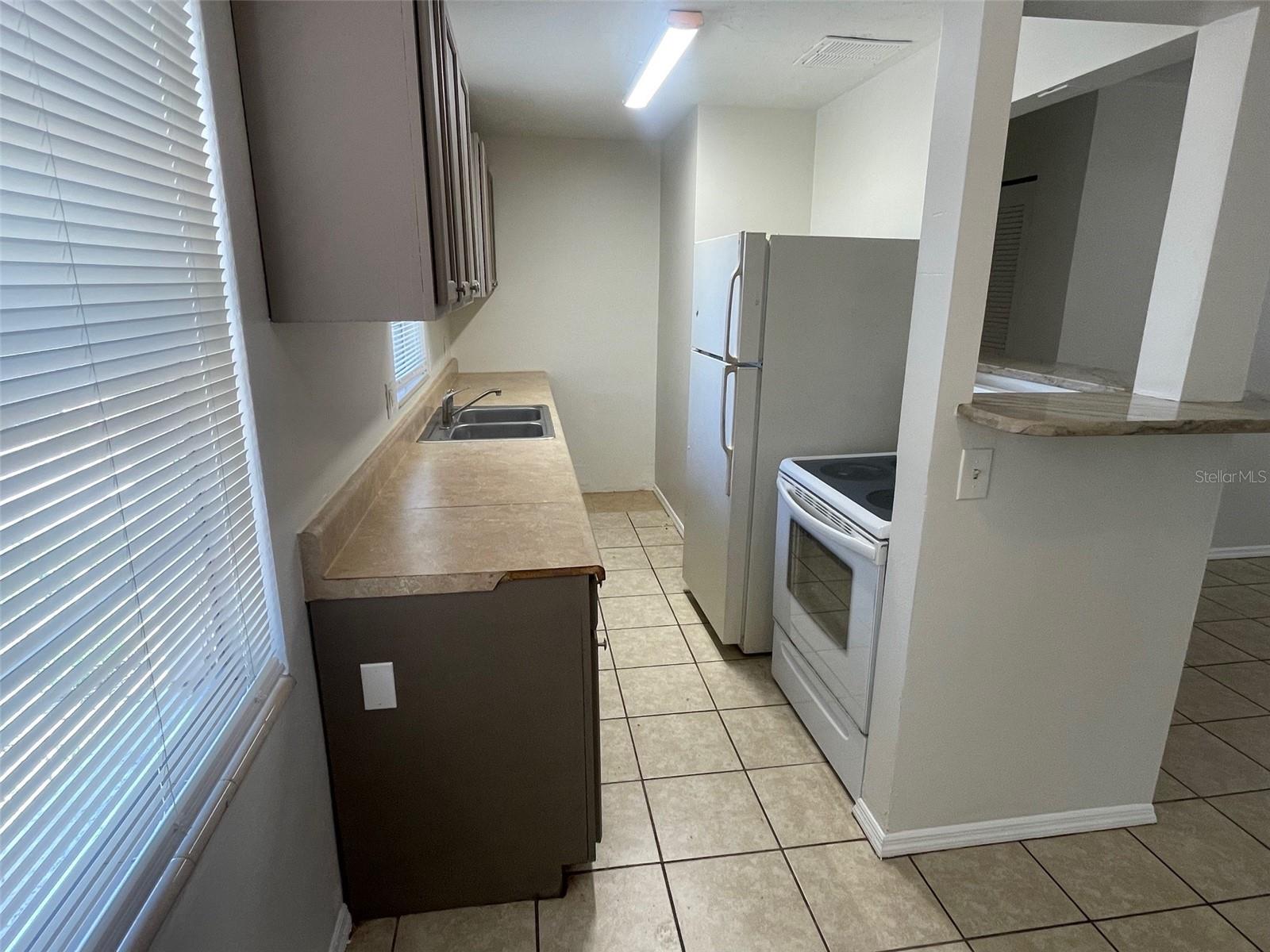 BAYSHORE GARDENS SEC 3 - Residential Lease