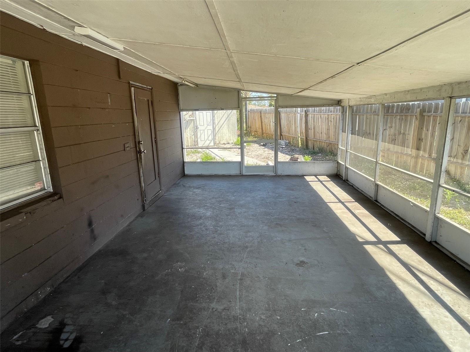 BAYSHORE GARDENS SEC 3 - Residential Lease