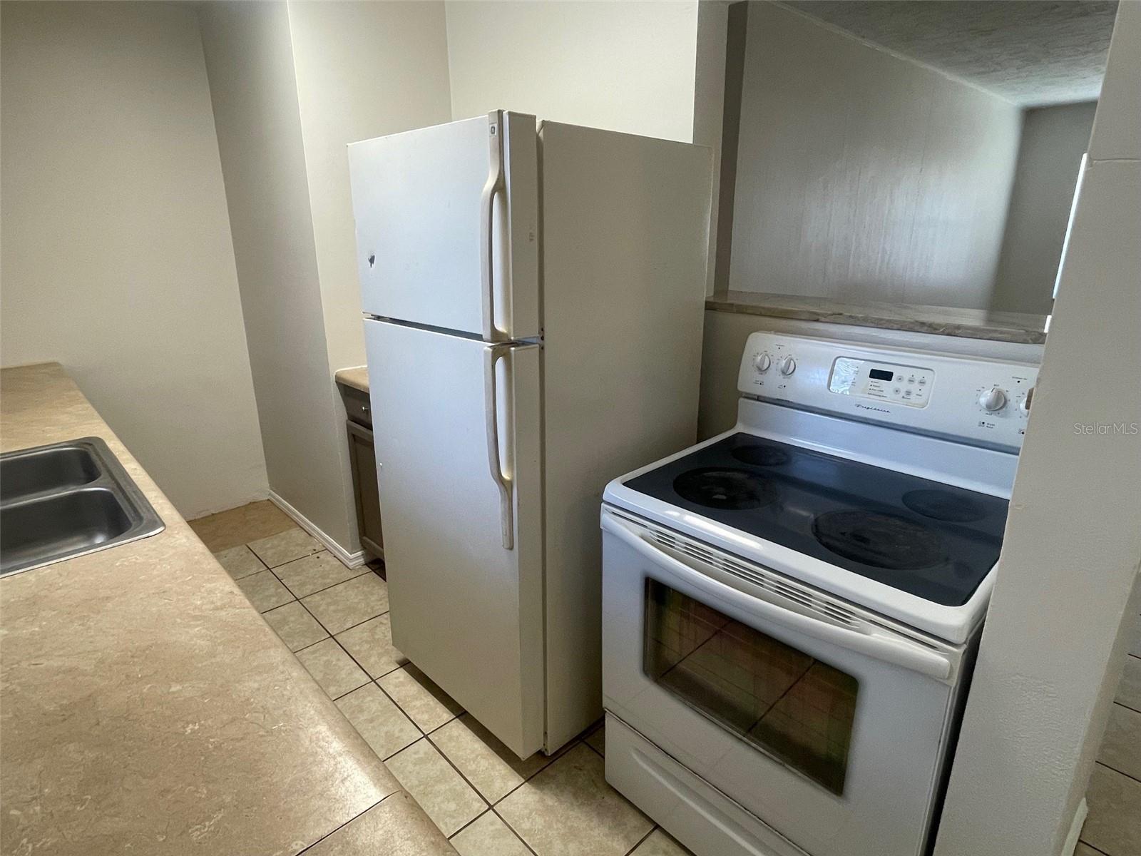 BAYSHORE GARDENS SEC 3 - Residential Lease