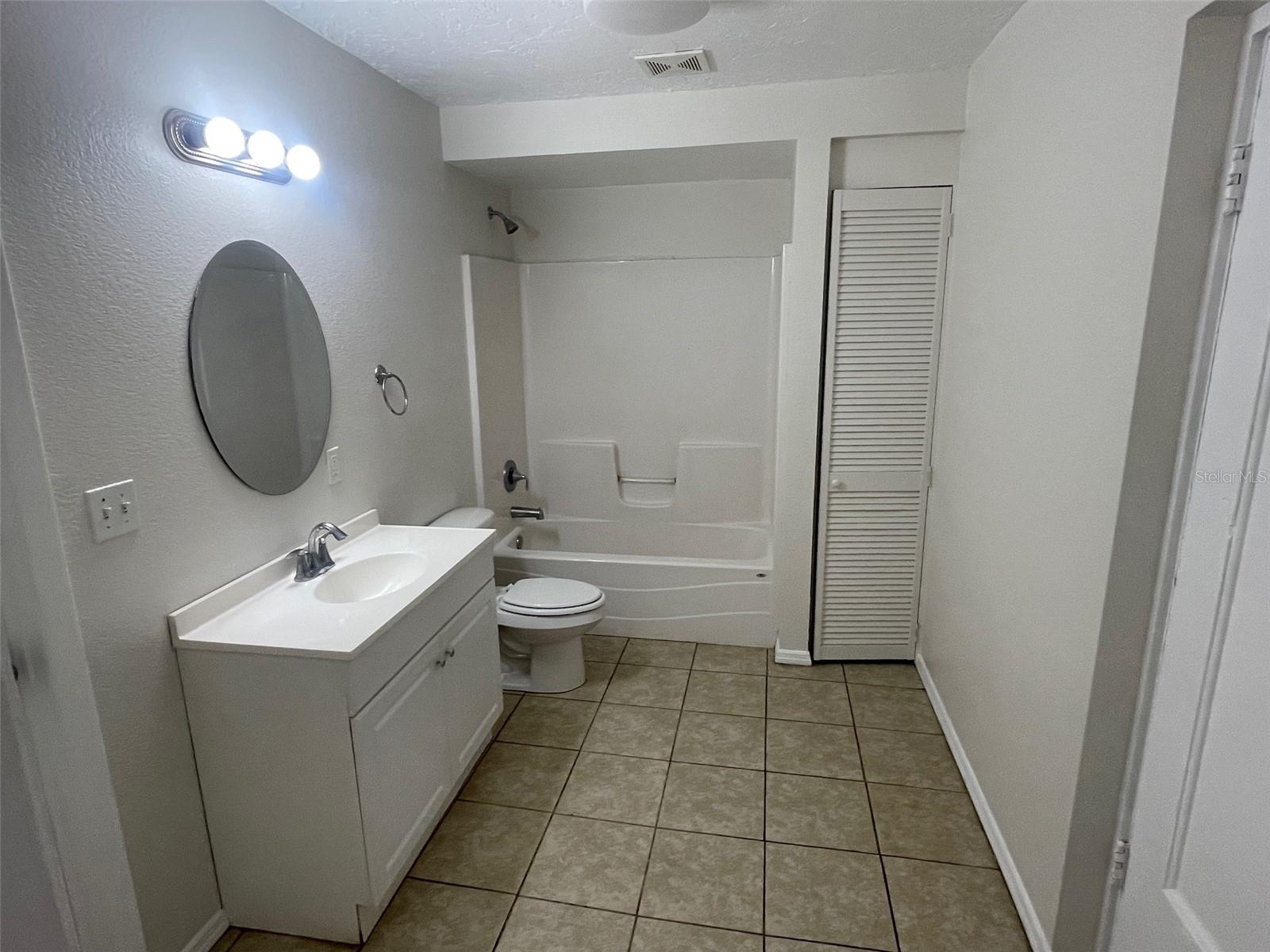 BAYSHORE GARDENS SEC 3 - Residential Lease