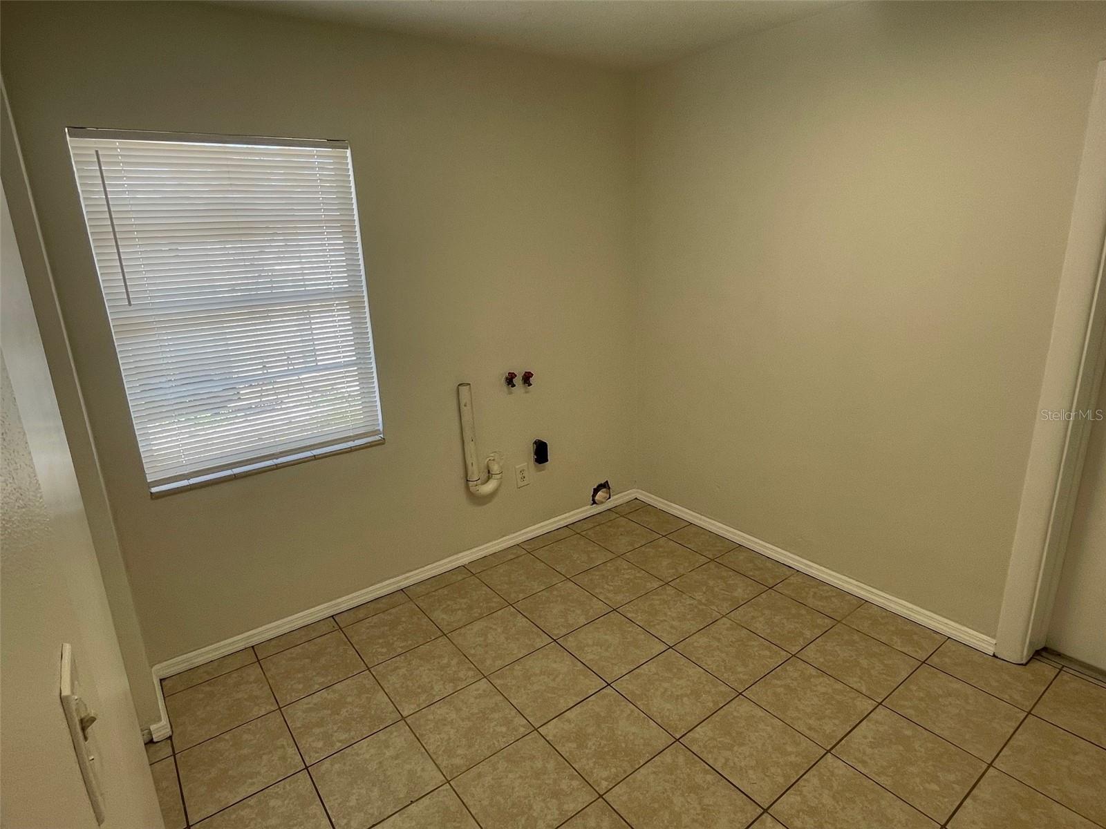 BAYSHORE GARDENS SEC 3 - Residential Lease