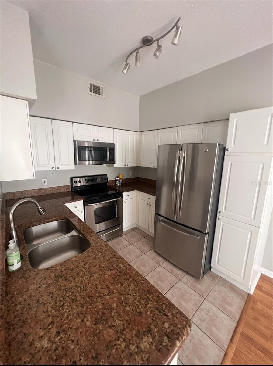 WATER STREET CONDO PH 07 - Residential Lease