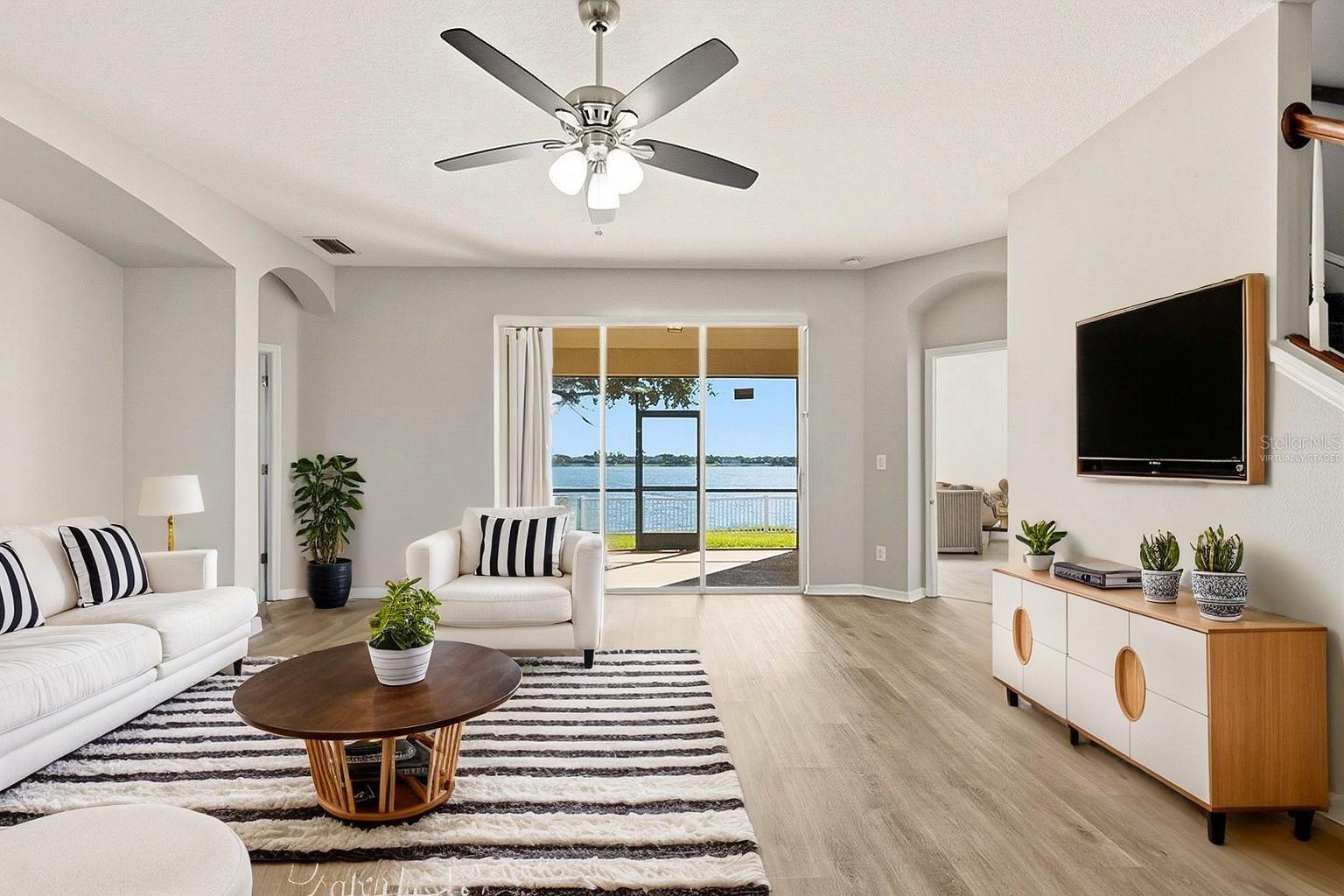 1762 MIRA LAGO CIRCLE