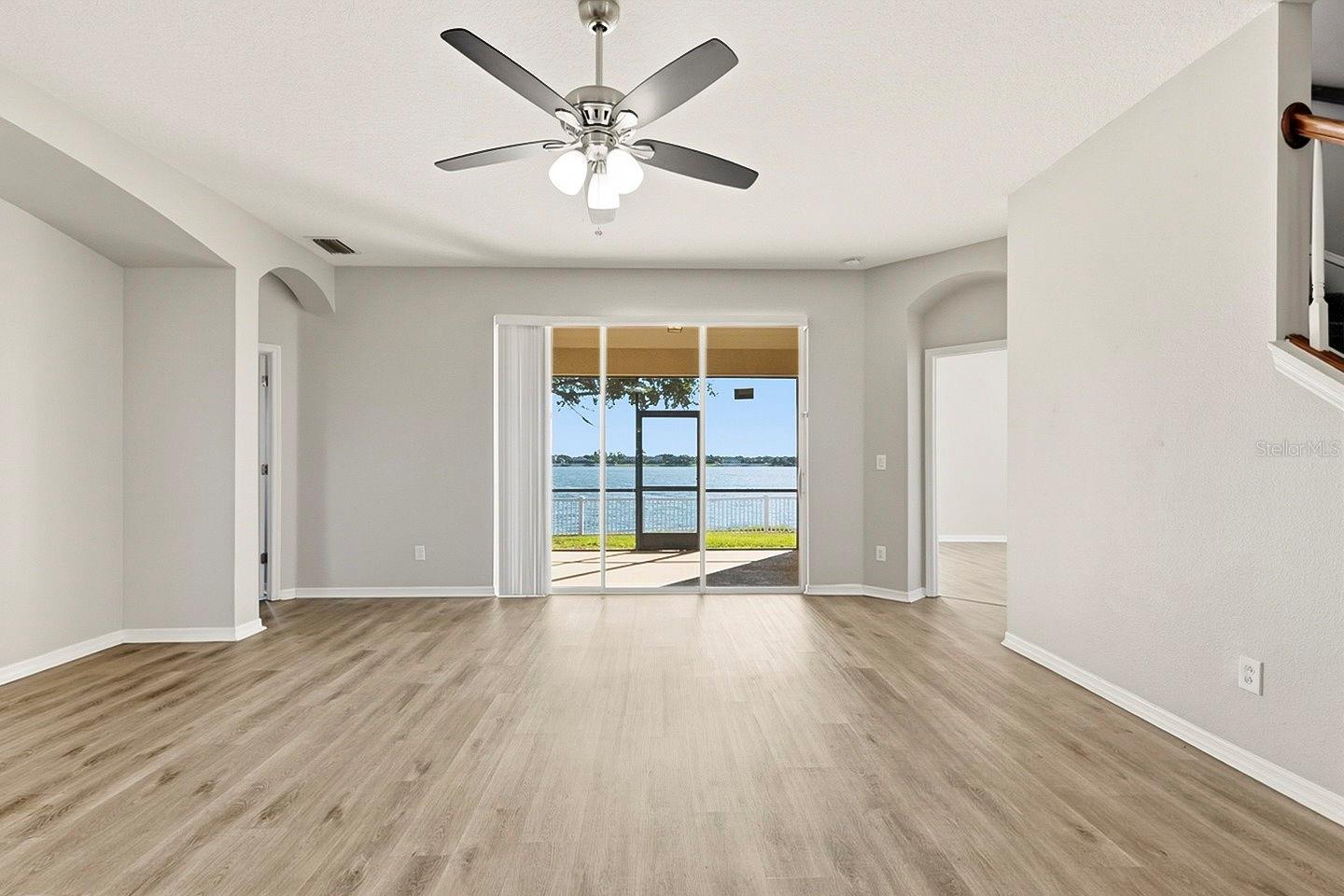 1762 MIRA LAGO CIRCLE