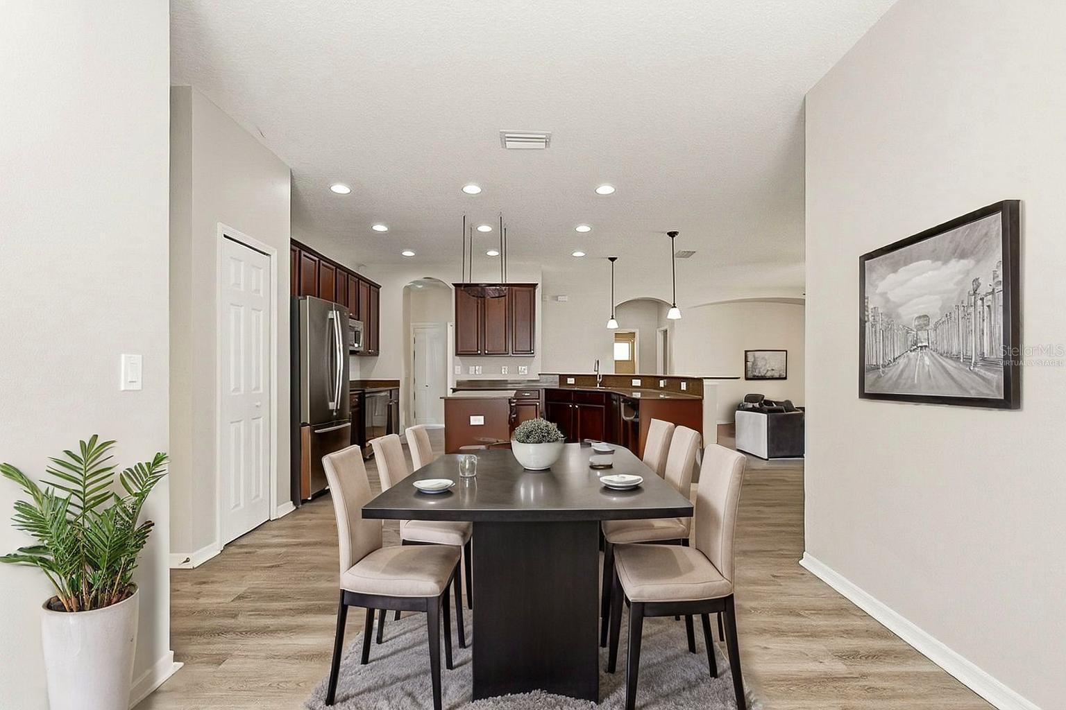 1762 MIRA LAGO CIRCLE