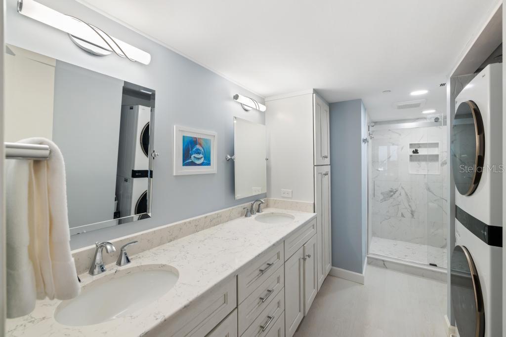 VALENCIA CONDO APTS - Residential