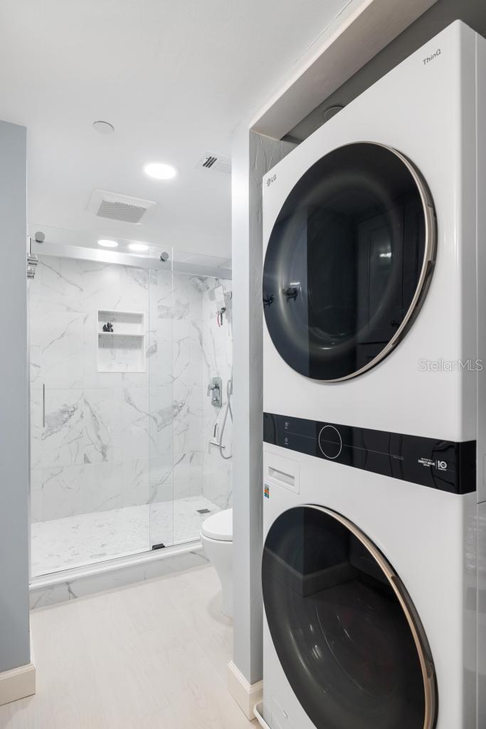 VALENCIA CONDO APTS - Residential