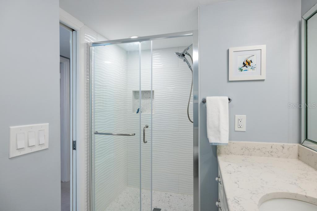 VALENCIA CONDO APTS - Residential