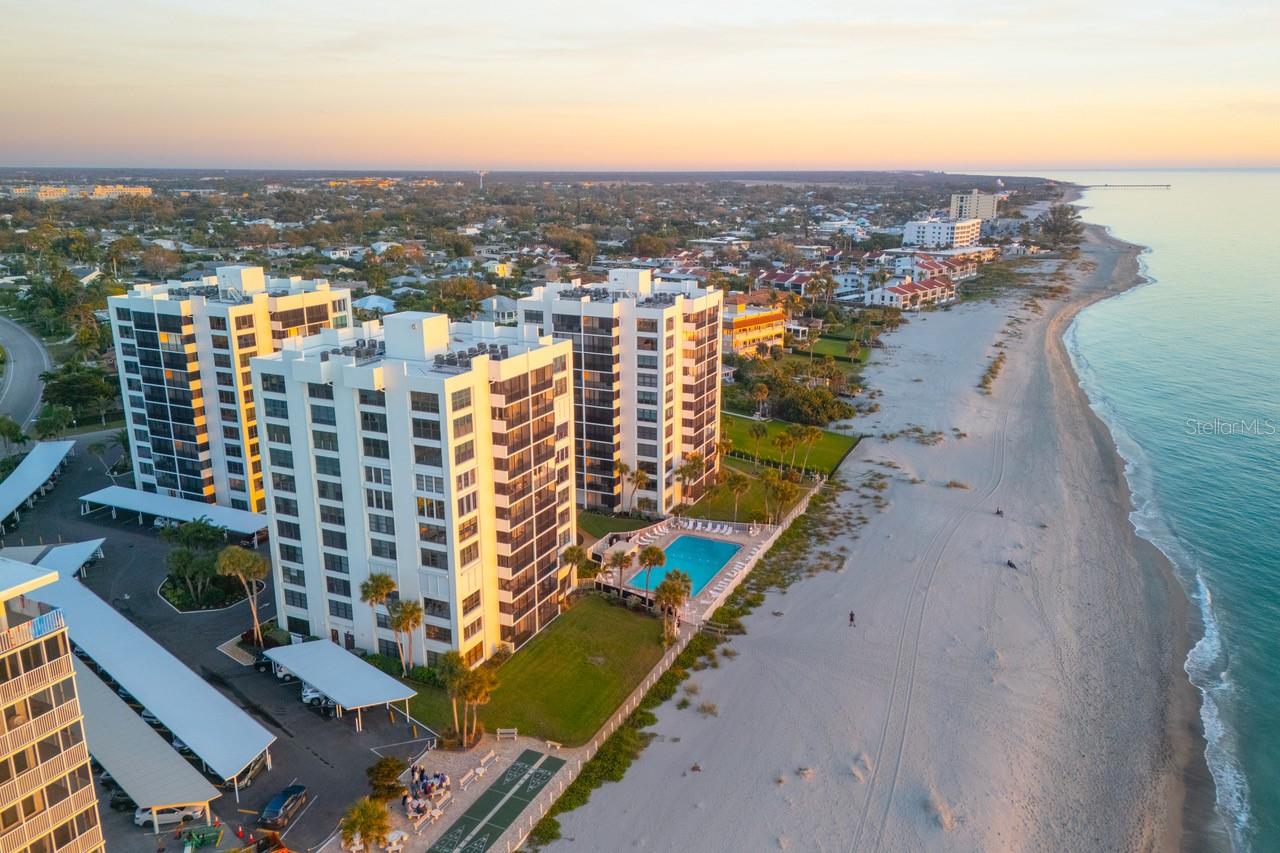 VALENCIA CONDO APTS - Residential