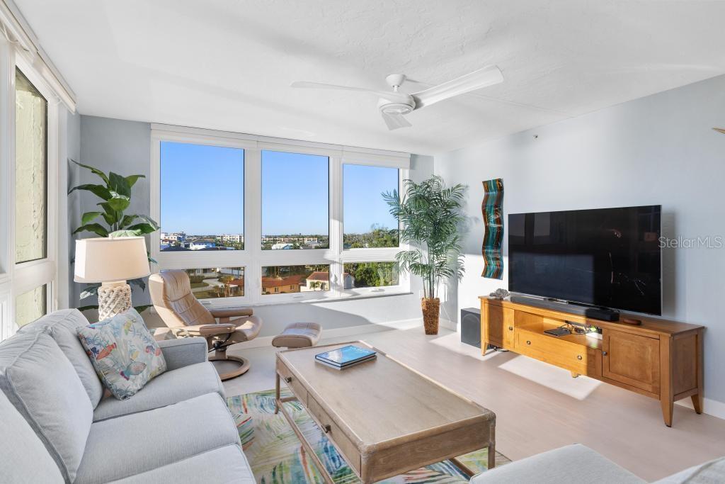 VALENCIA CONDO APTS - Residential