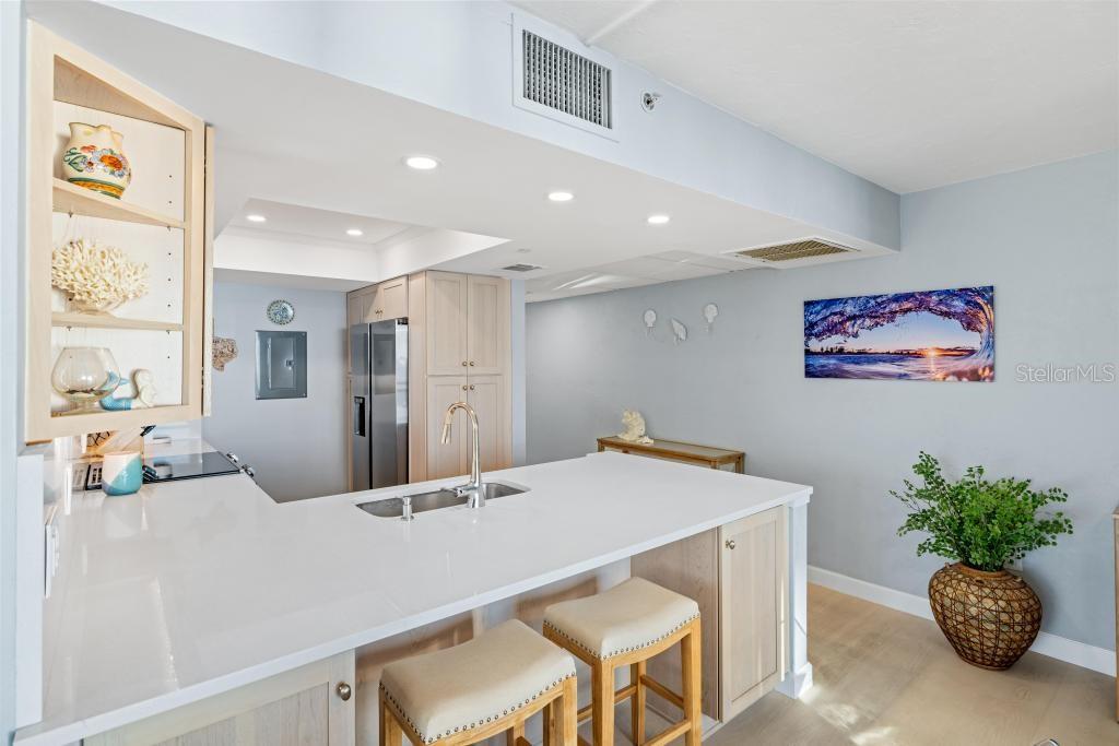 VALENCIA CONDO APTS - Residential