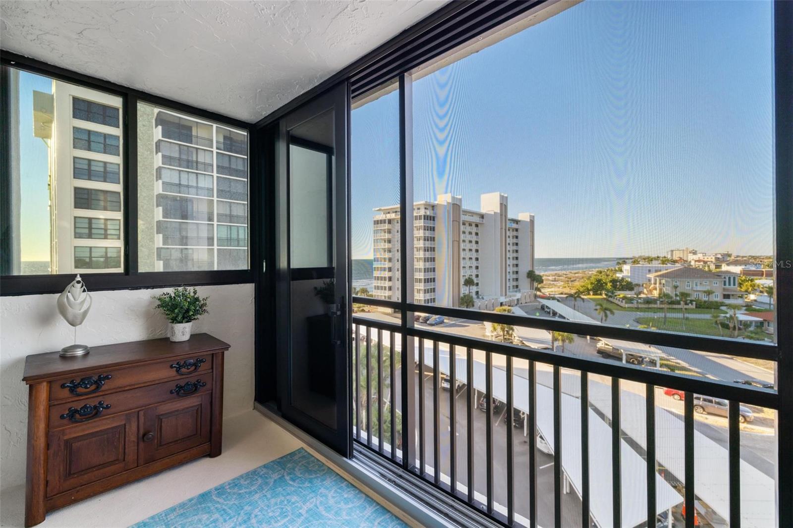 VALENCIA CONDO APTS - Residential