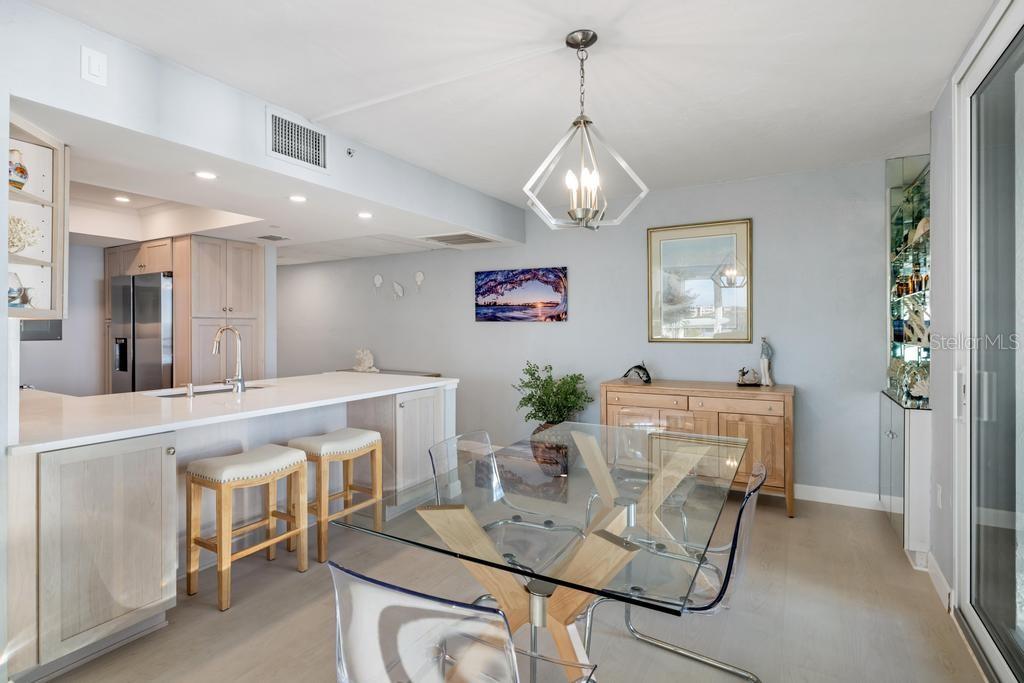 VALENCIA CONDO APTS - Residential