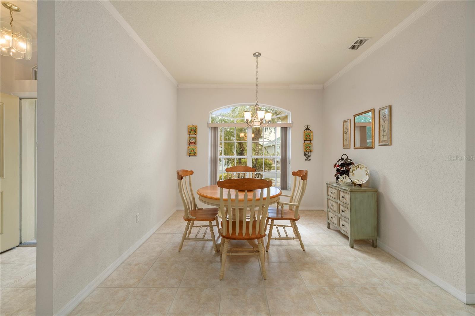KINGS GATE PH 02 - Residential