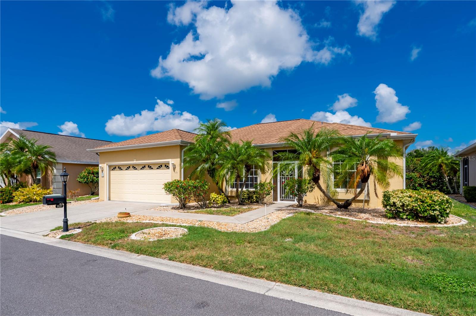 1637 PALACE COURT