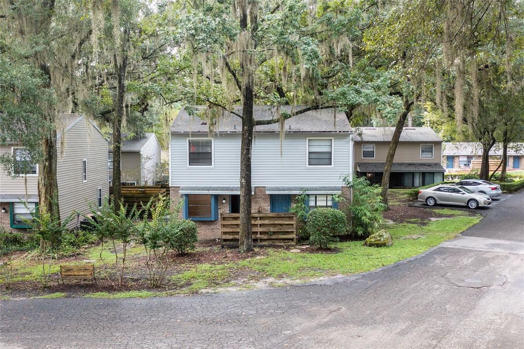 Photo of 4651 SW 44th Lane, Gainesville, FL 32608 (MLS # GC536898)