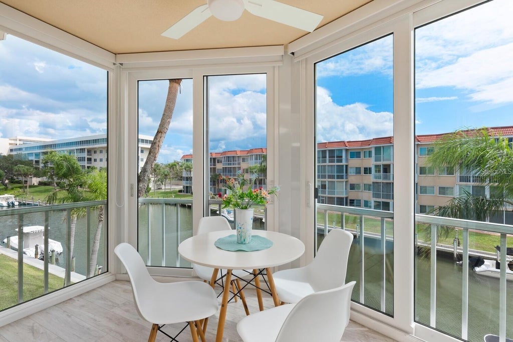 Photo of 1250 N Portofino Drive #304, Sarasota, FL 34242 (MLS # A4708535)