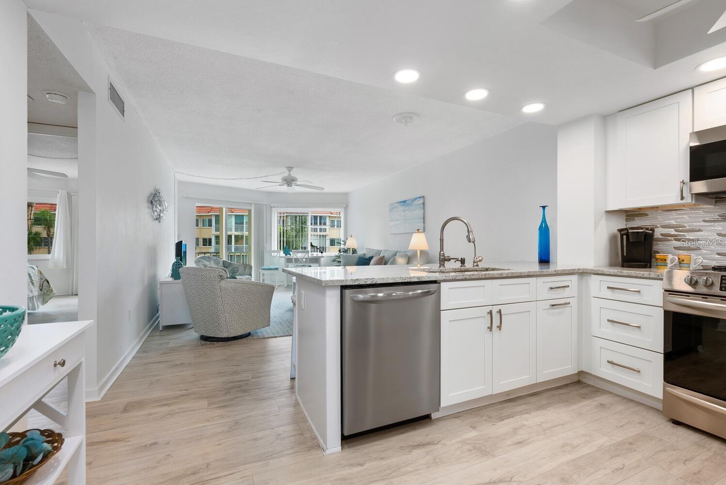 1250 N PORTOFINO DRIVE 304, SARASOTA, FL, 34242 3 1250 N PORTOFINO DRIVE 304