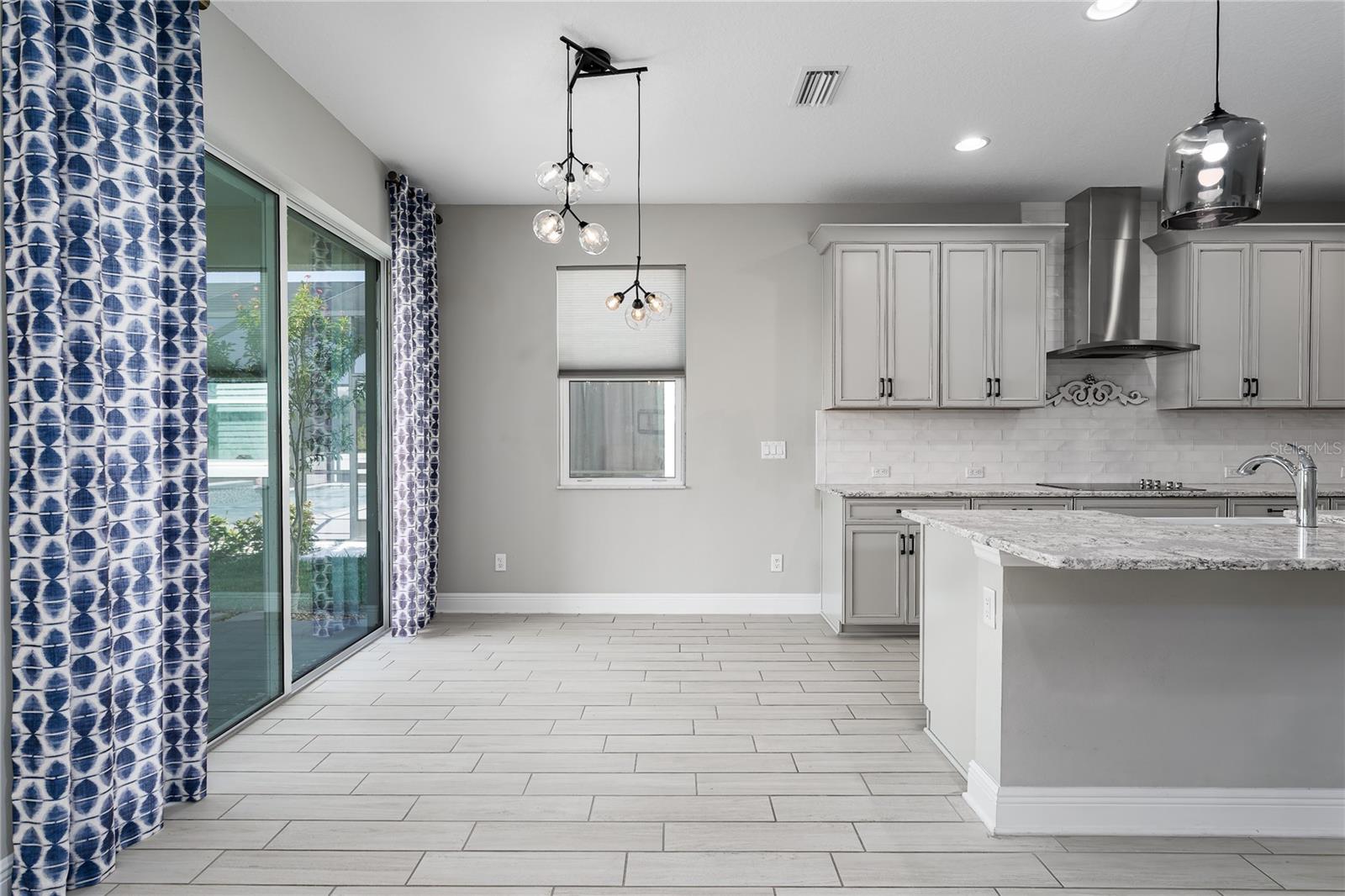 HIDDEN CREEK - Residential Lease