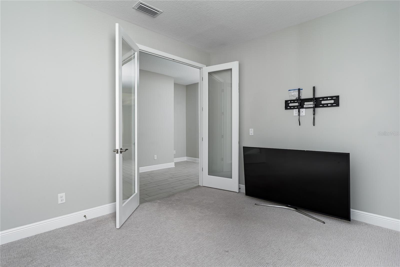 HIDDEN CREEK - Residential Lease